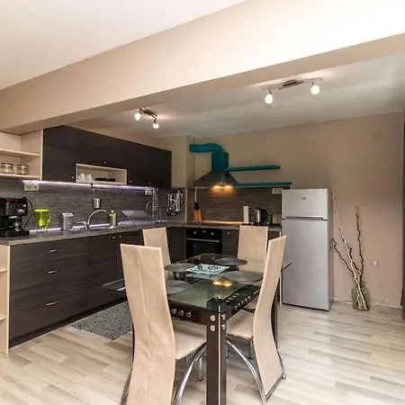 Niko's 2 Bedroom Apartmán *