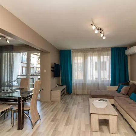 Niko's 2 Bedroom